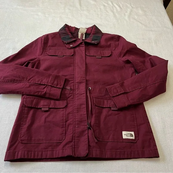 The North Face Women's Utility Jacket - Burgundy - Picture 10 of 11